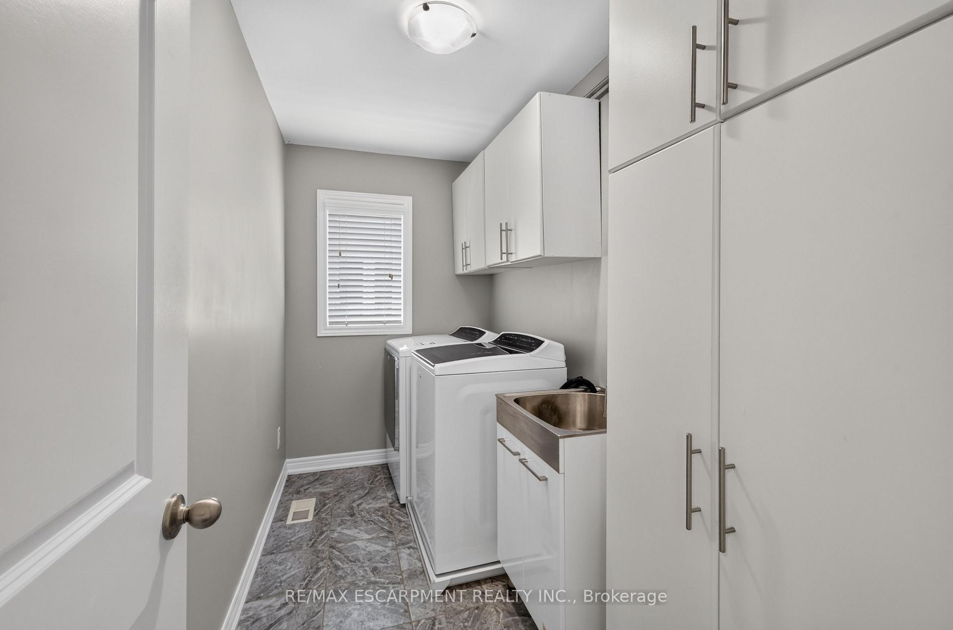 Photo 42 of 5 Narbonne Crescent, Hamilton, Stoney Creek Mountain — HOMEH