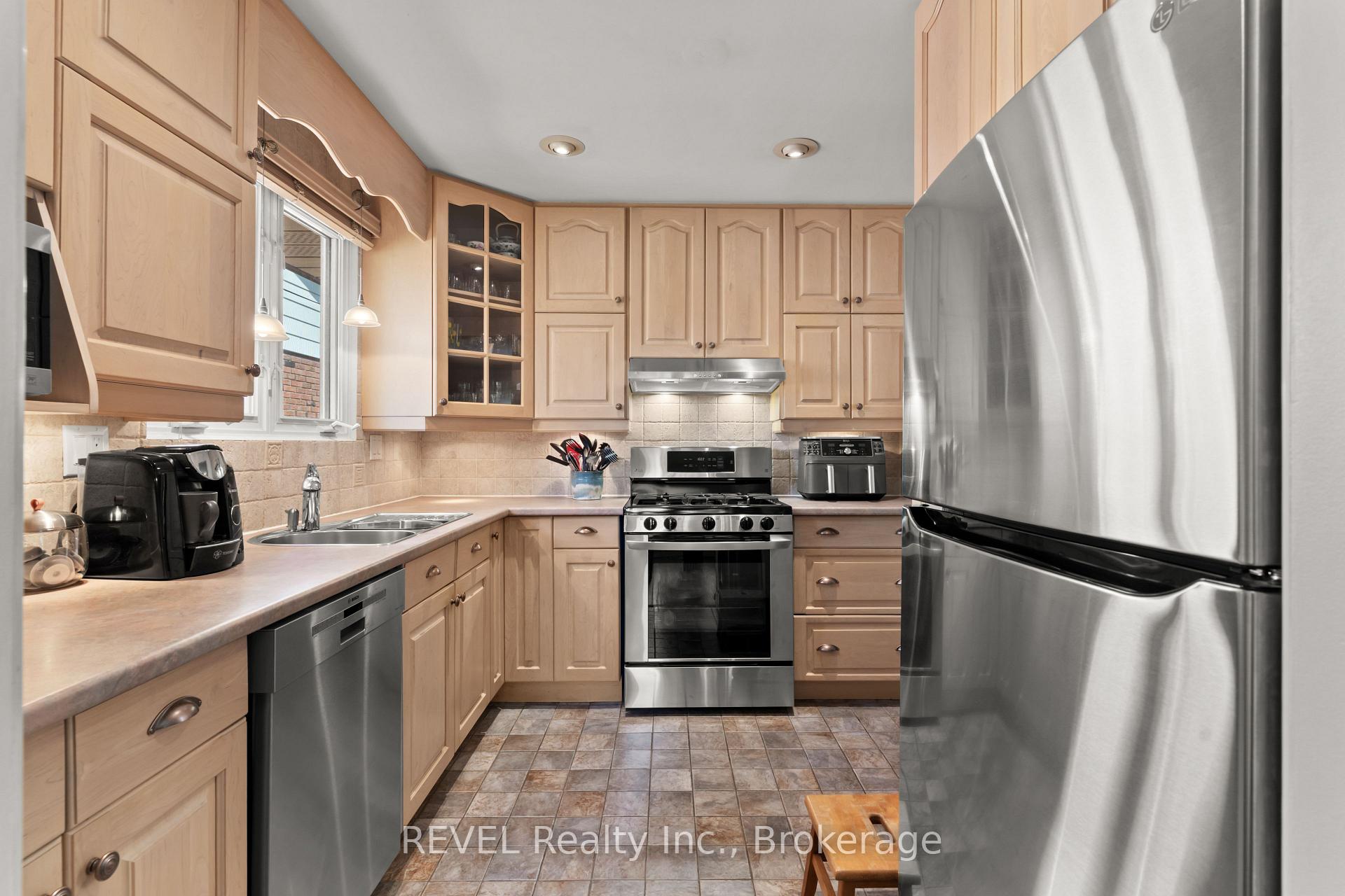 Photo 10 of 323 Barrick Road, Port Colborne, Main Street — HOMEH