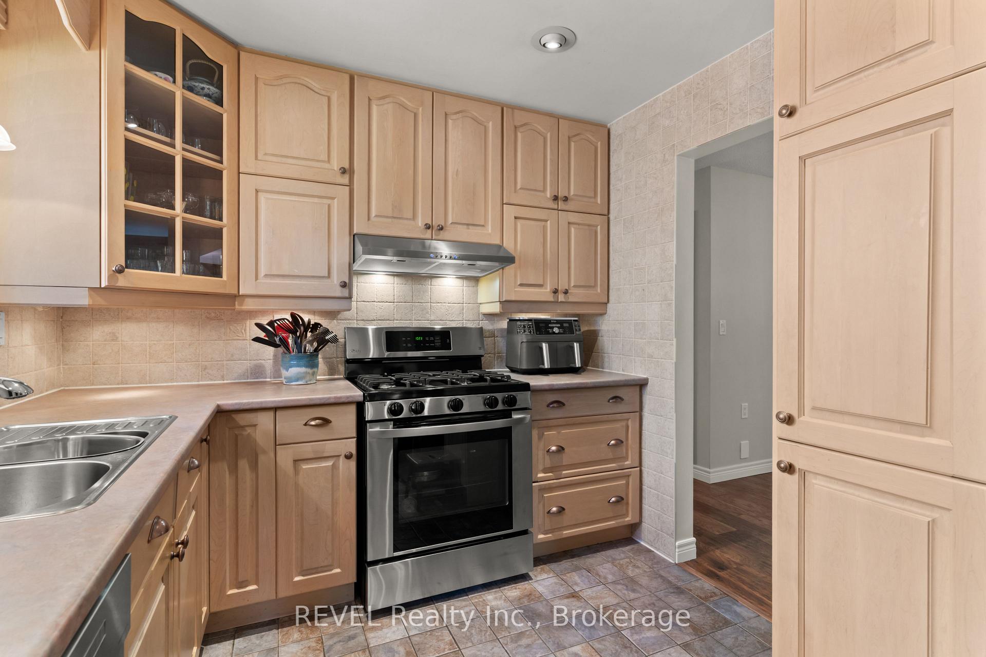 Photo 12 of 323 Barrick Road, Port Colborne, Main Street — HOMEH