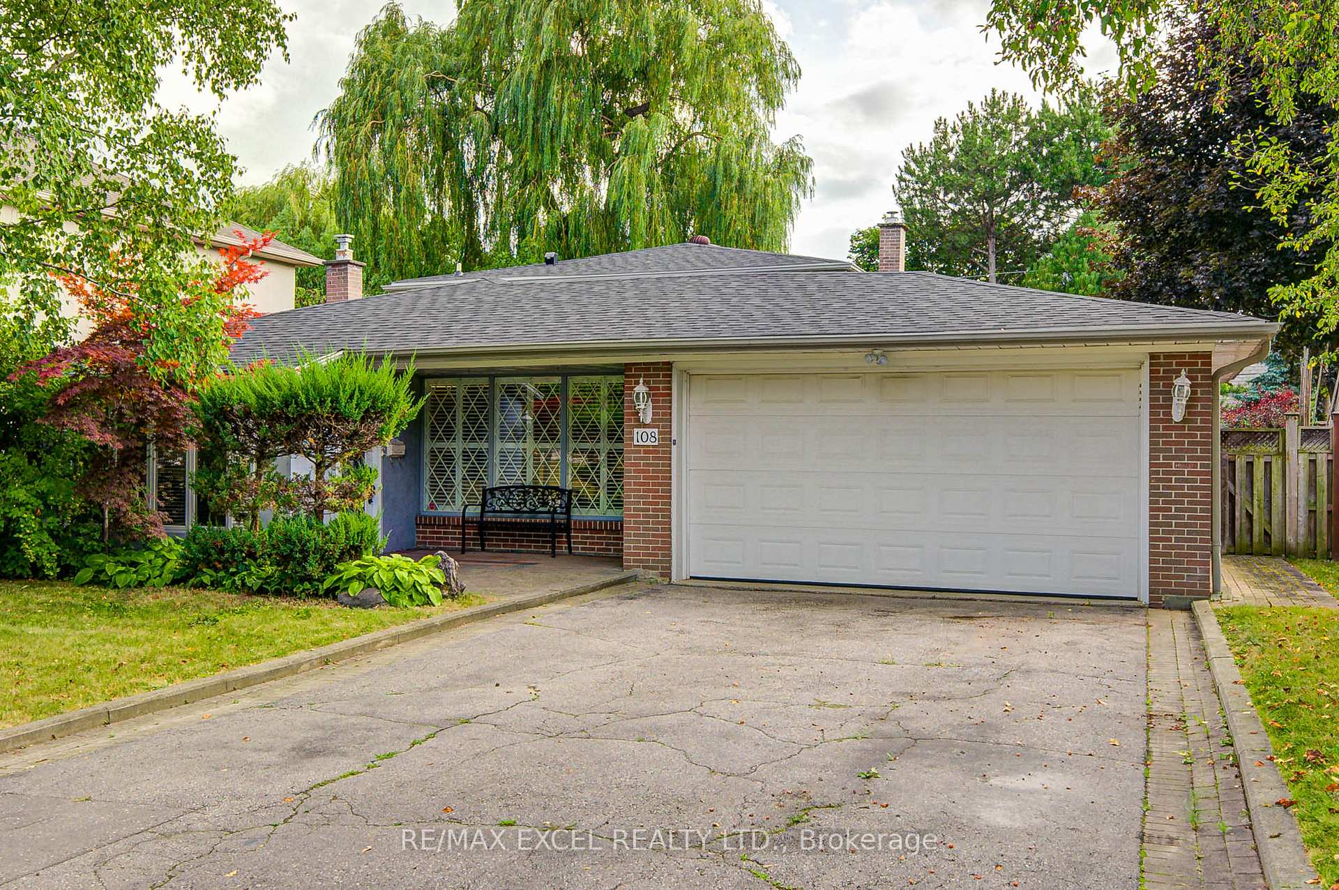 Photo 2 of 108 Babcombe Drive, Markham, Bayview Glen — HOMEH