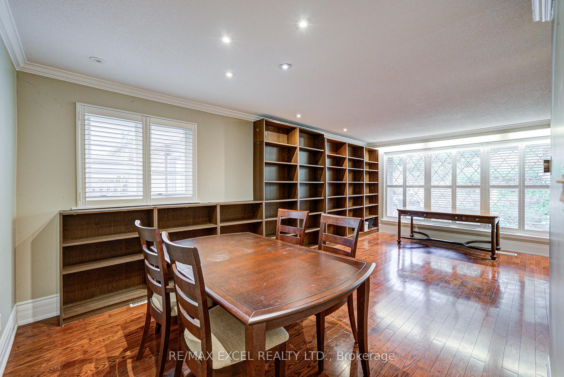 Photo 4 of 108 Babcombe Drive, Markham, Bayview Glen — HOMEH