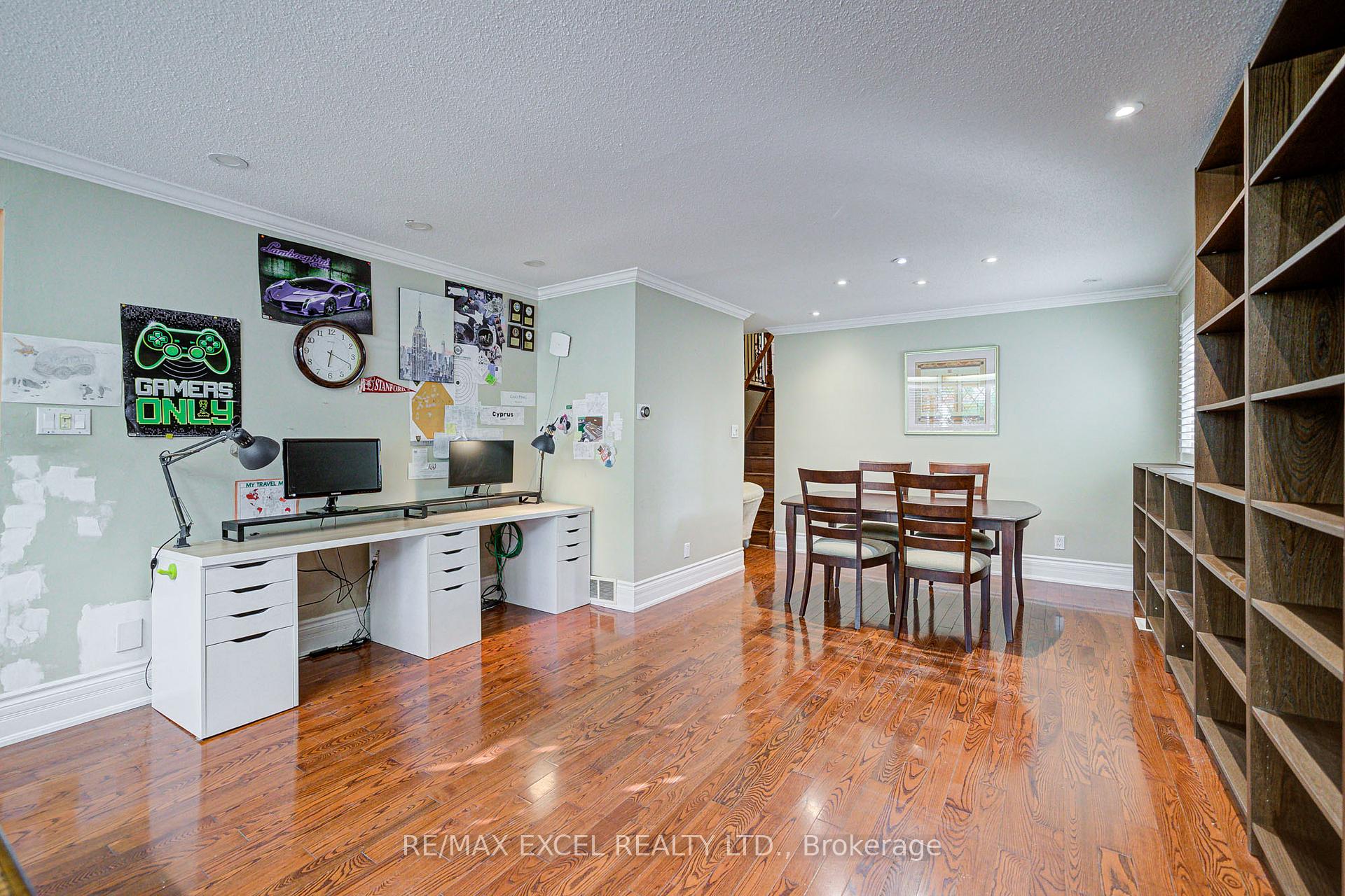 Photo 8 of 108 Babcombe Drive, Markham, Bayview Glen — HOMEH
