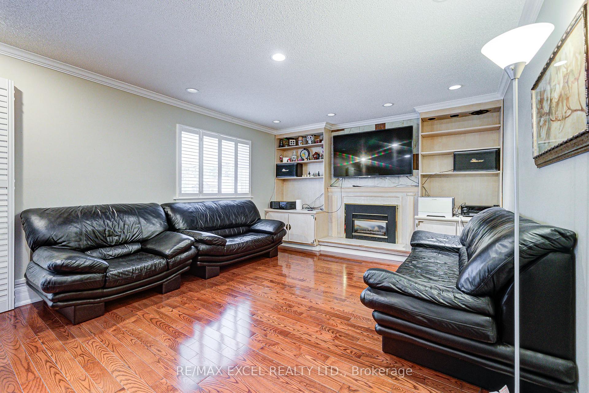 Photo 19 of 108 Babcombe Drive, Markham, Bayview Glen — HOMEH