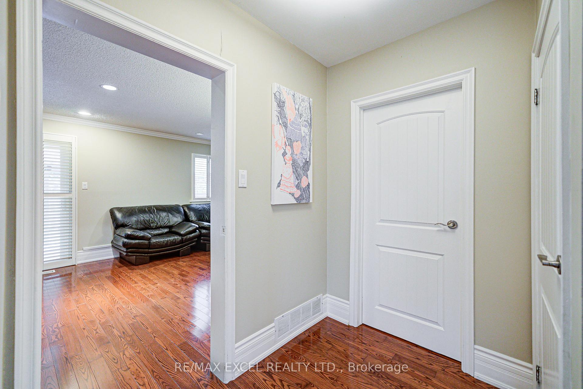 Photo 23 of 108 Babcombe Drive, Markham, Bayview Glen — HOMEH