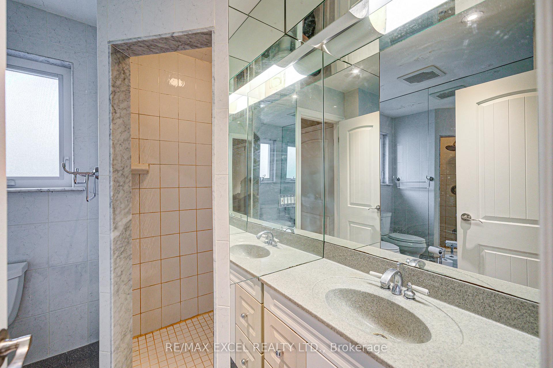 Photo 32 of 108 Babcombe Drive, Markham, Bayview Glen — HOMEH