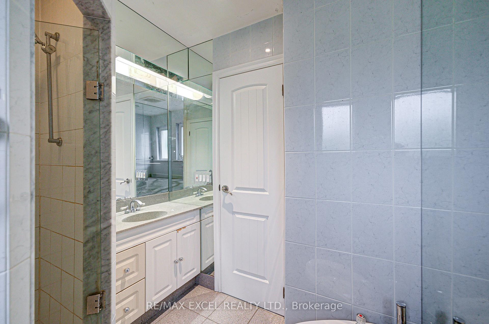 Photo 33 of 108 Babcombe Drive, Markham, Bayview Glen — HOMEH