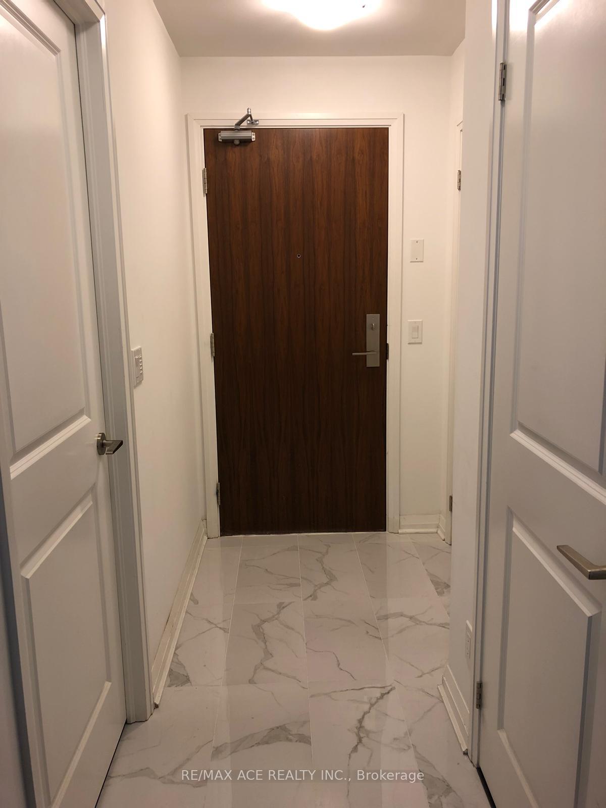 Photo 5 of Unit 526, 8 Mercer Street, Toronto, Waterfront Communities — HOMEH