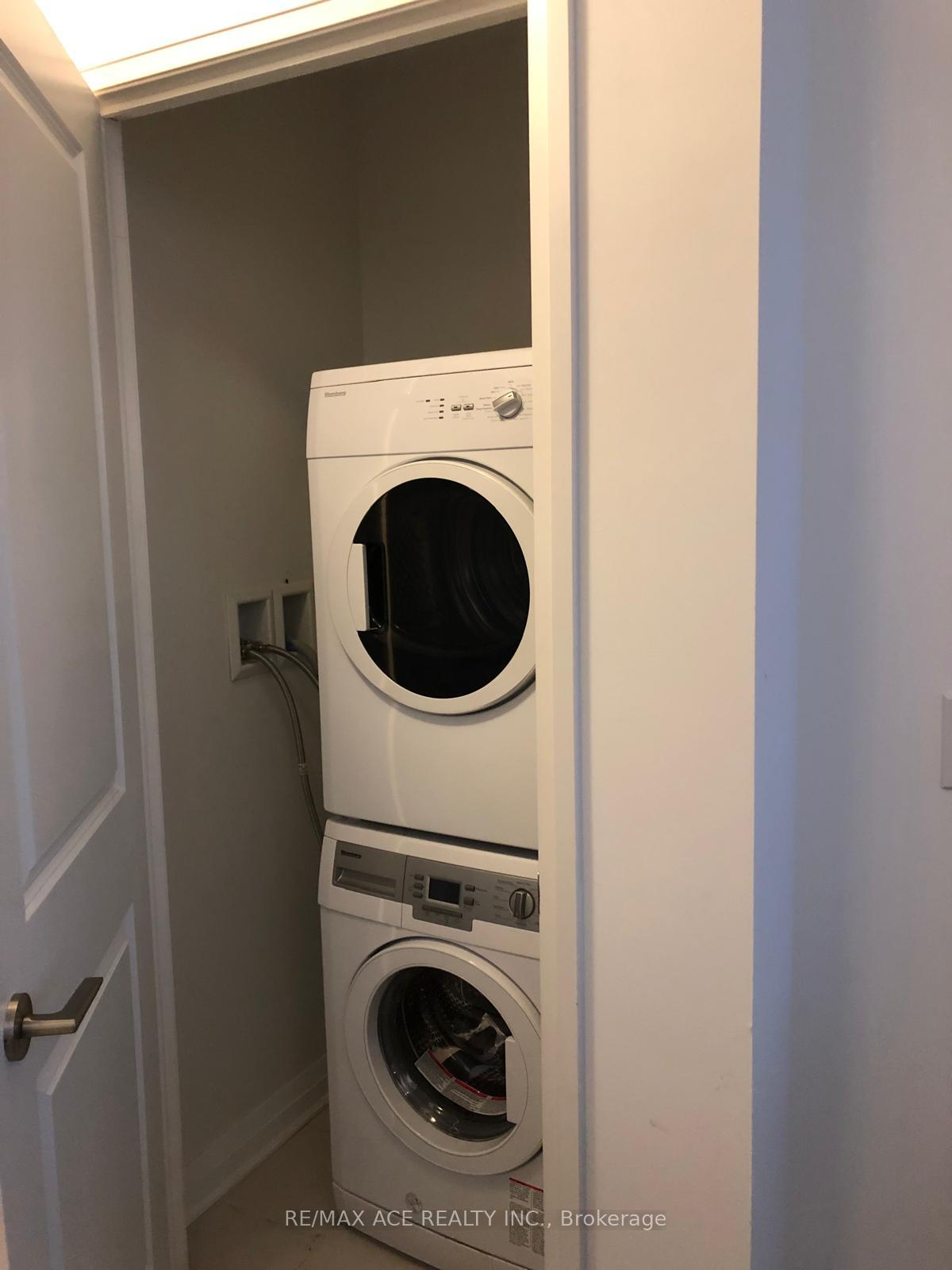 Photo 7 of Unit 526, 8 Mercer Street, Toronto, Waterfront Communities — HOMEH