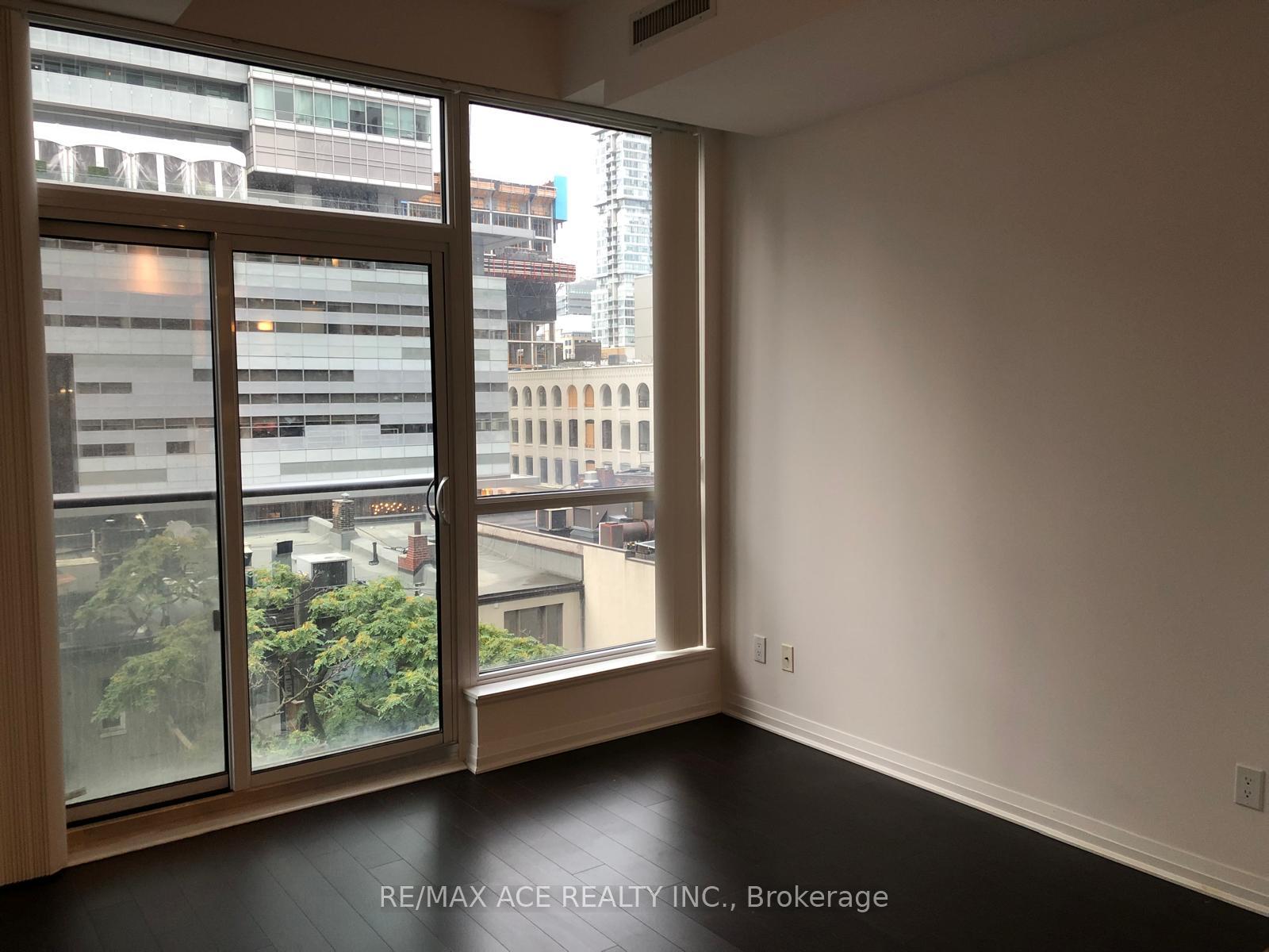 Photo 8 of Unit 526, 8 Mercer Street, Toronto, Waterfront Communities — HOMEH