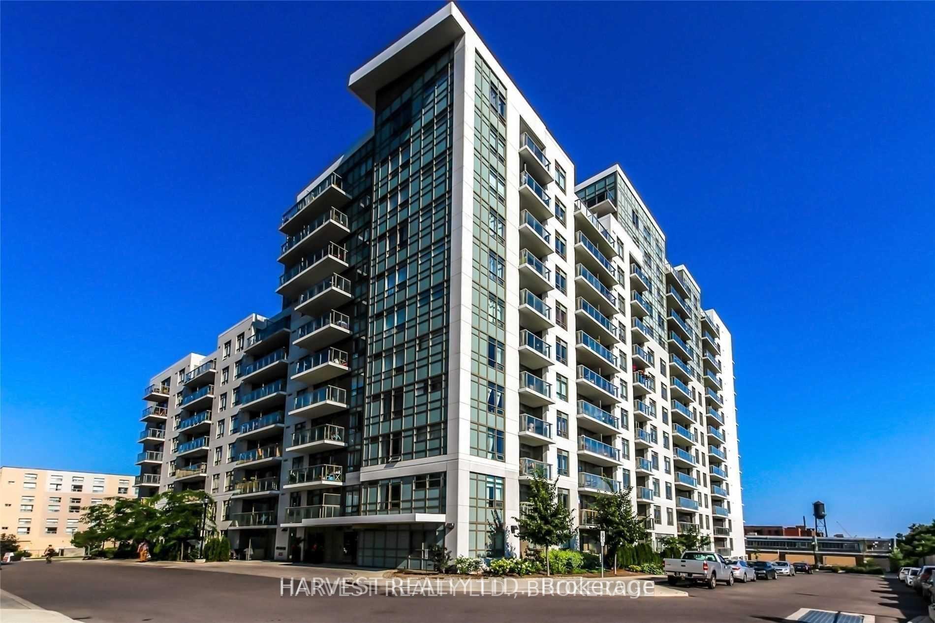 Front of Unit 1209, 812 Landsdowne Avenue