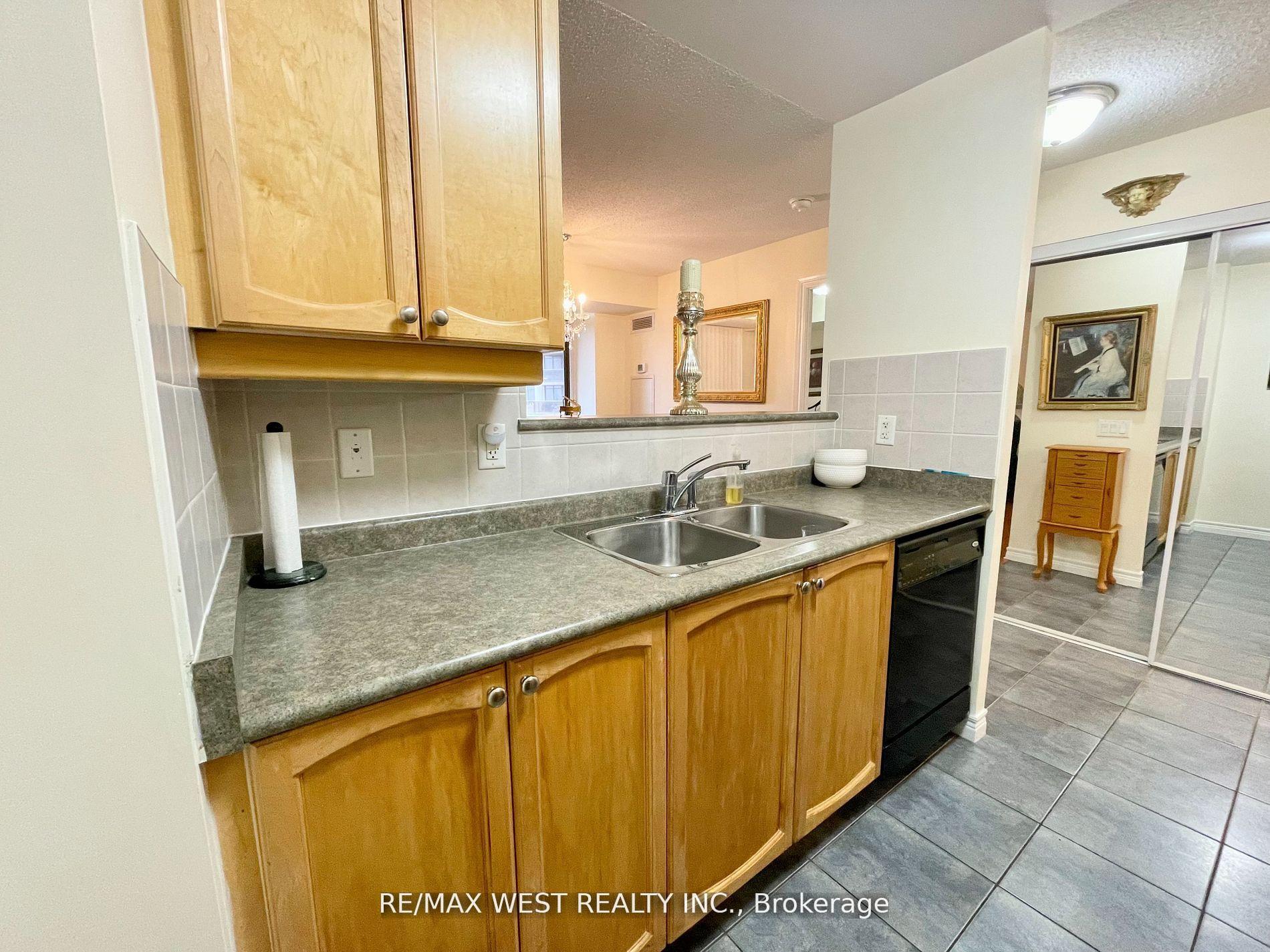 Photo 7 of Unit 806, 710 Humberwood Boulevard, Etobicoke, West Humber-Clairville — HOMEH