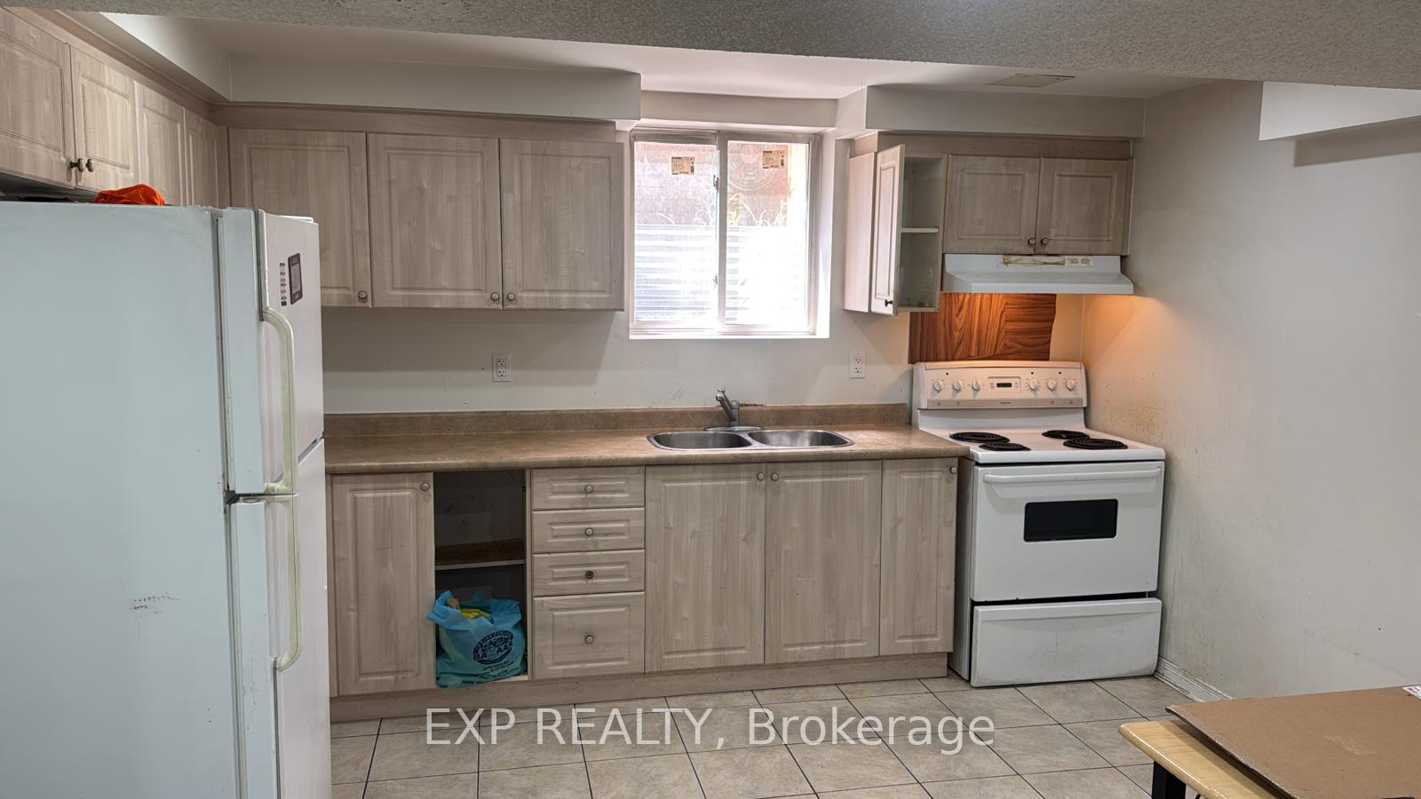 Photo 5 of 99 Rollingwood Drive, Brampton, Fletcher's Creek South — HOMEH