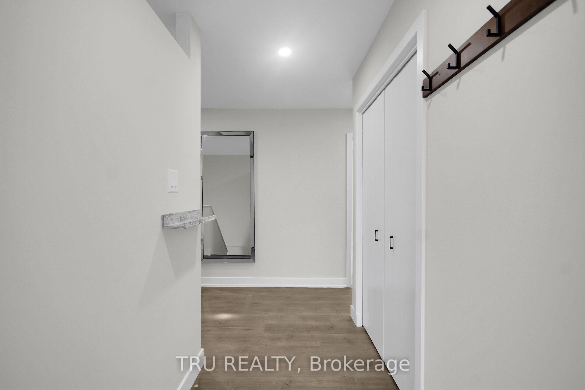 Photo 3 of 26 Langholm Crescent, Ottawa, Barrhaven - Pheasant Run — HOMEH