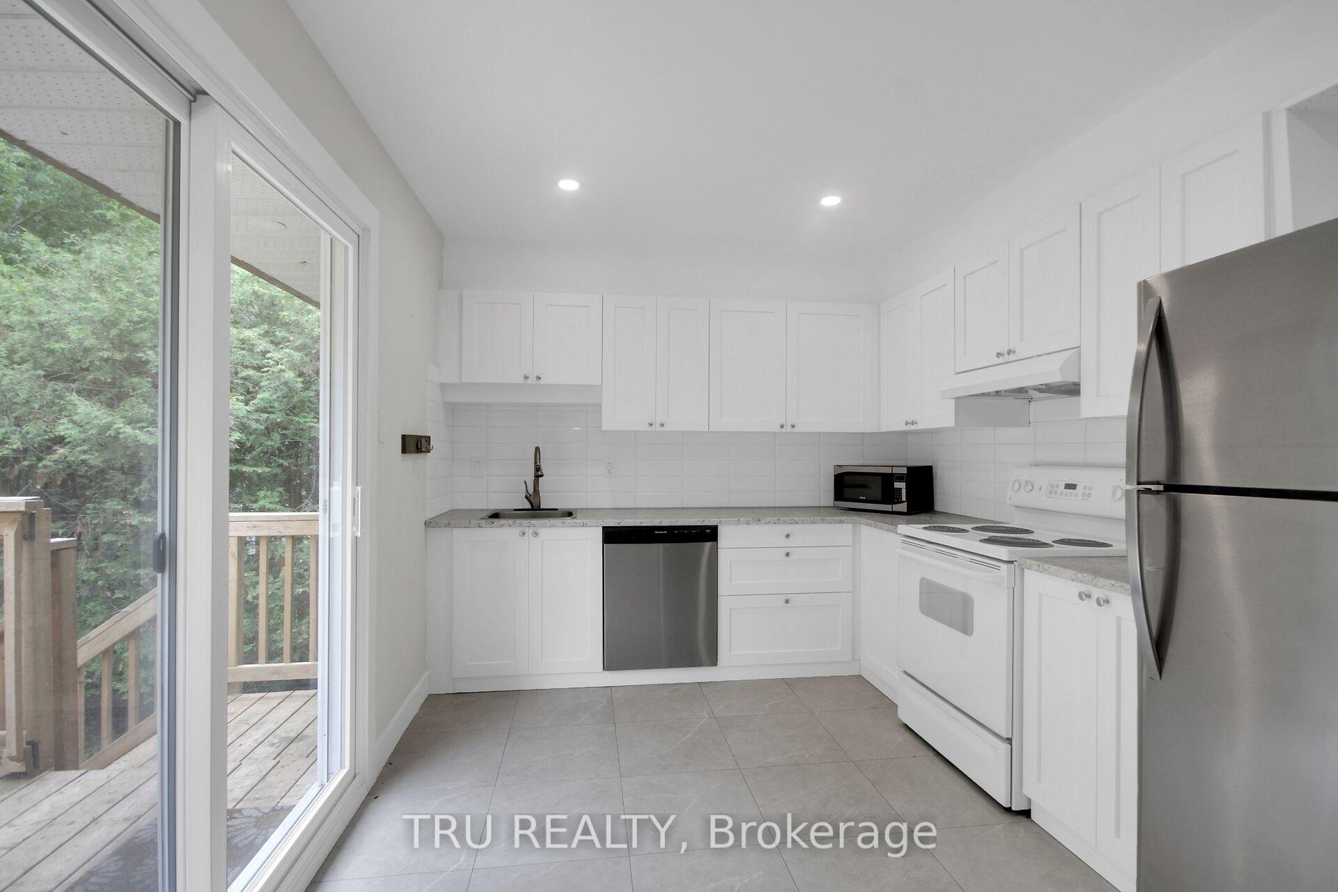 Photo 9 of 26 Langholm Crescent, Ottawa, Barrhaven - Pheasant Run — HOMEH