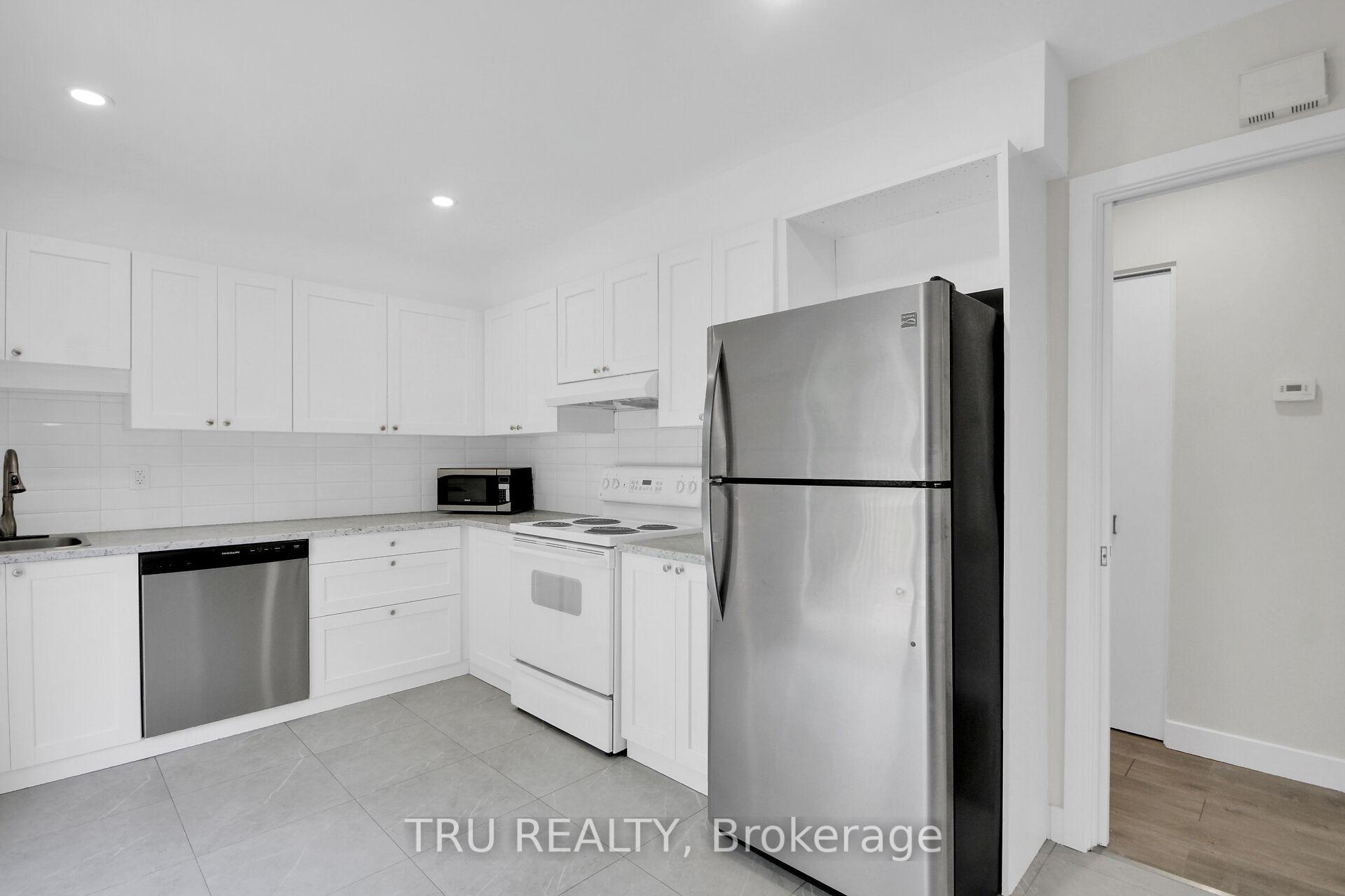 Photo 11 of 26 Langholm Crescent, Ottawa, Barrhaven - Pheasant Run — HOMEH