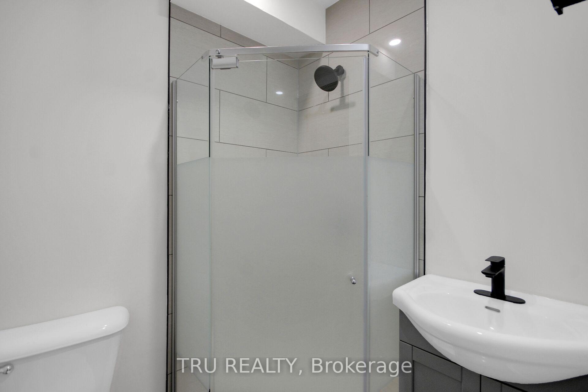 Photo 14 of 26 Langholm Crescent, Ottawa, Barrhaven - Pheasant Run — HOMEH