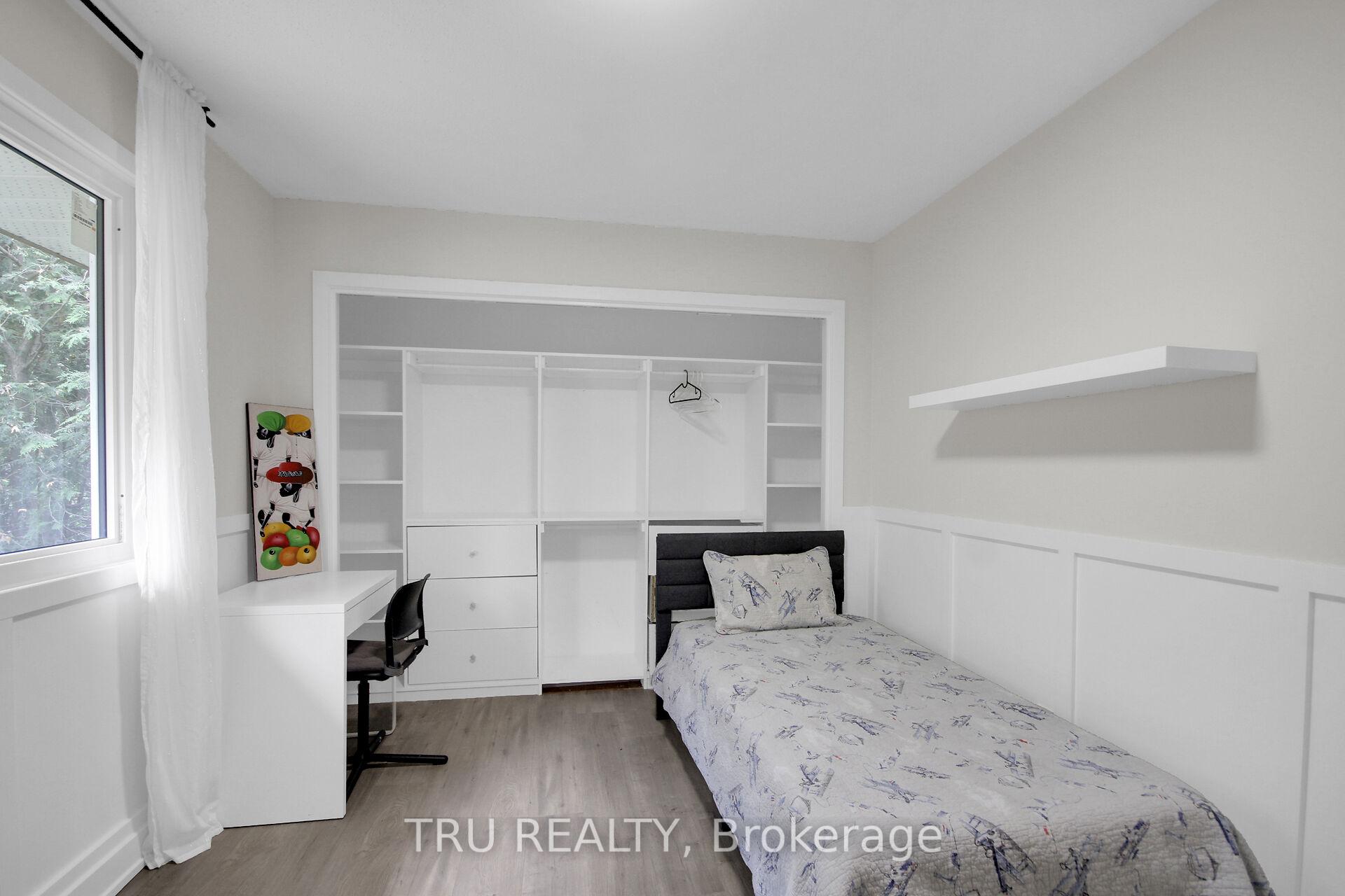 Photo 18 of 26 Langholm Crescent, Ottawa, Barrhaven - Pheasant Run — HOMEH