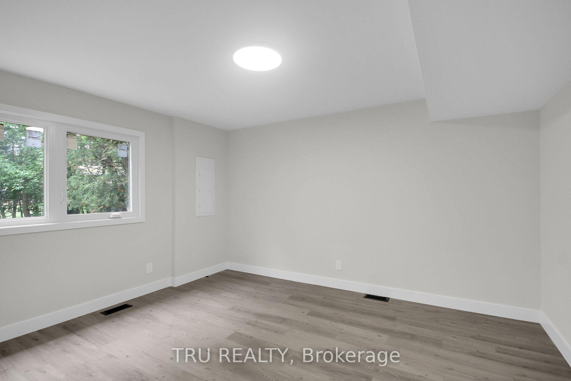 Photo 23 of 26 Langholm Crescent, Ottawa, Barrhaven - Pheasant Run — HOMEH