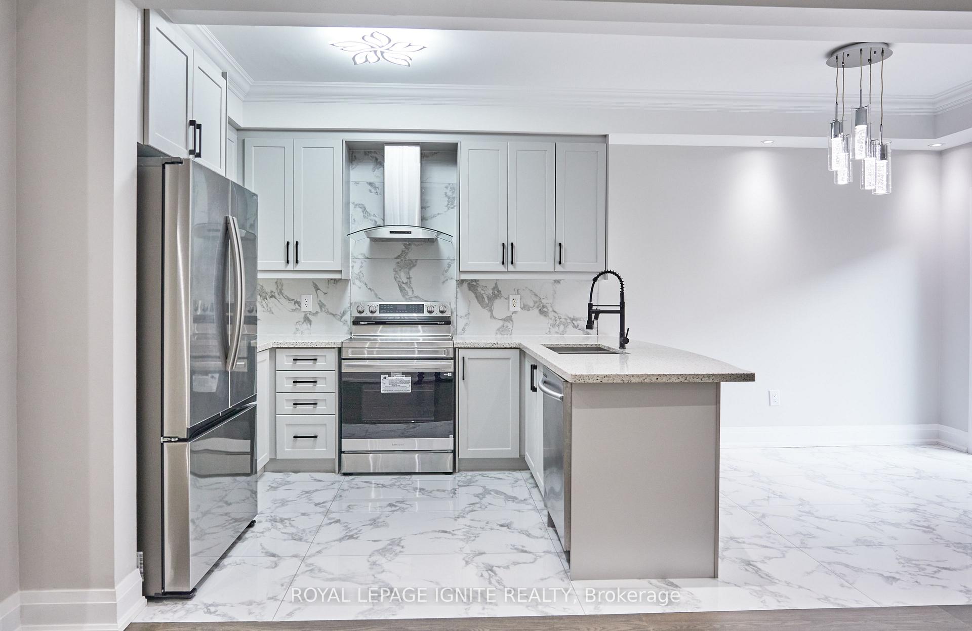 Photo 6 of 95 Dairy Drive E, Scarborough, Clairlea-Birchmount — HOMEH