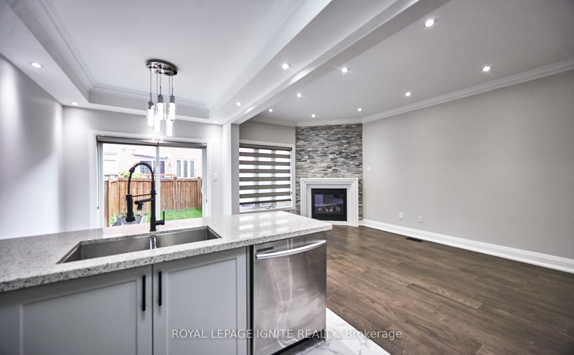 Photo 8 of 95 Dairy Drive E, Scarborough, Clairlea-Birchmount — HOMEH