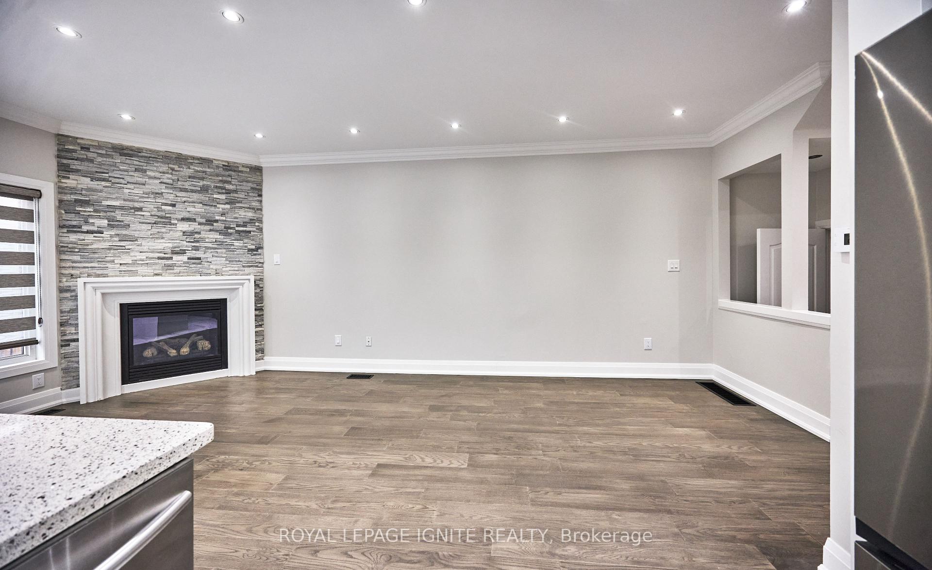 Photo 9 of 95 Dairy Drive E, Scarborough, Clairlea-Birchmount — HOMEH