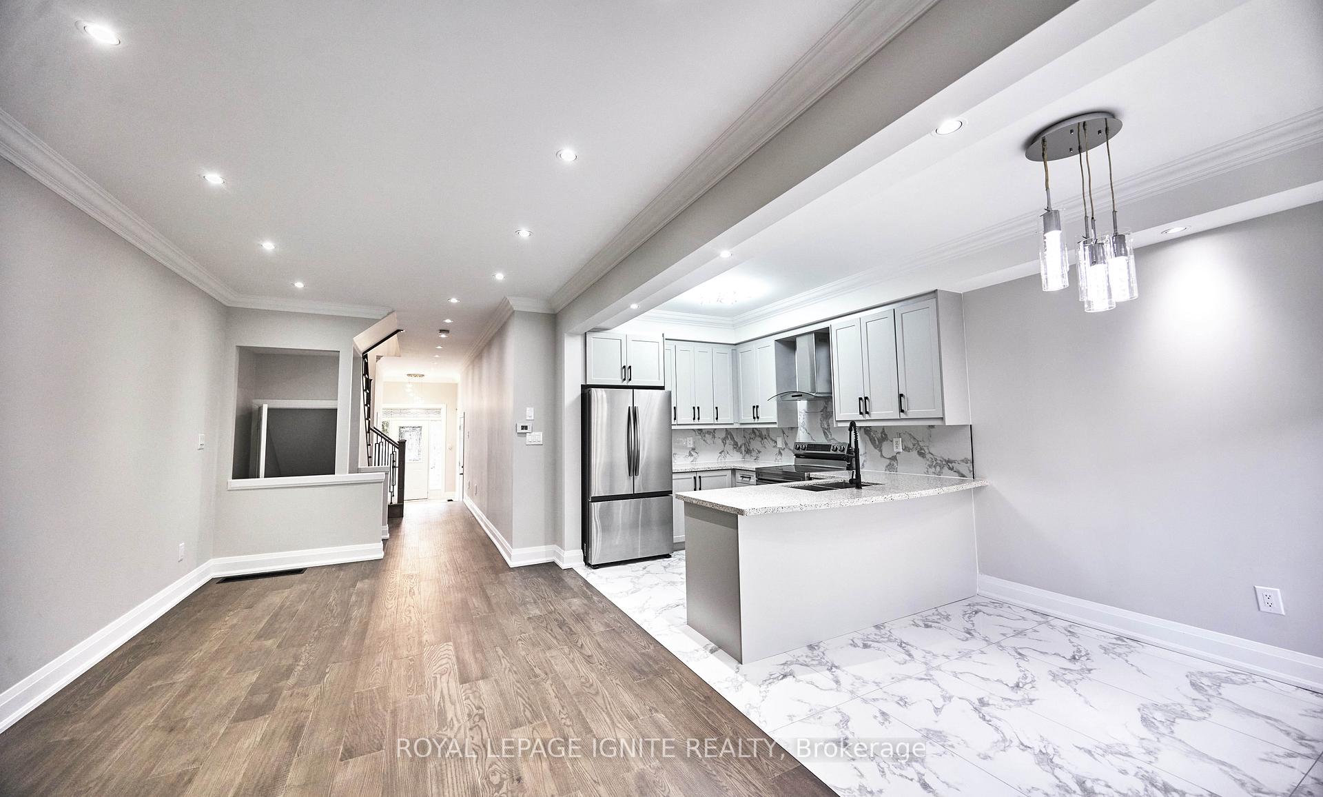 Photo 12 of 95 Dairy Drive E, Scarborough, Clairlea-Birchmount — HOMEH