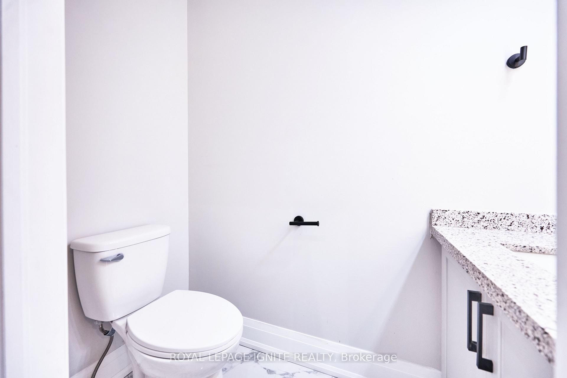 Photo 15 of 95 Dairy Drive E, Scarborough, Clairlea-Birchmount — HOMEH
