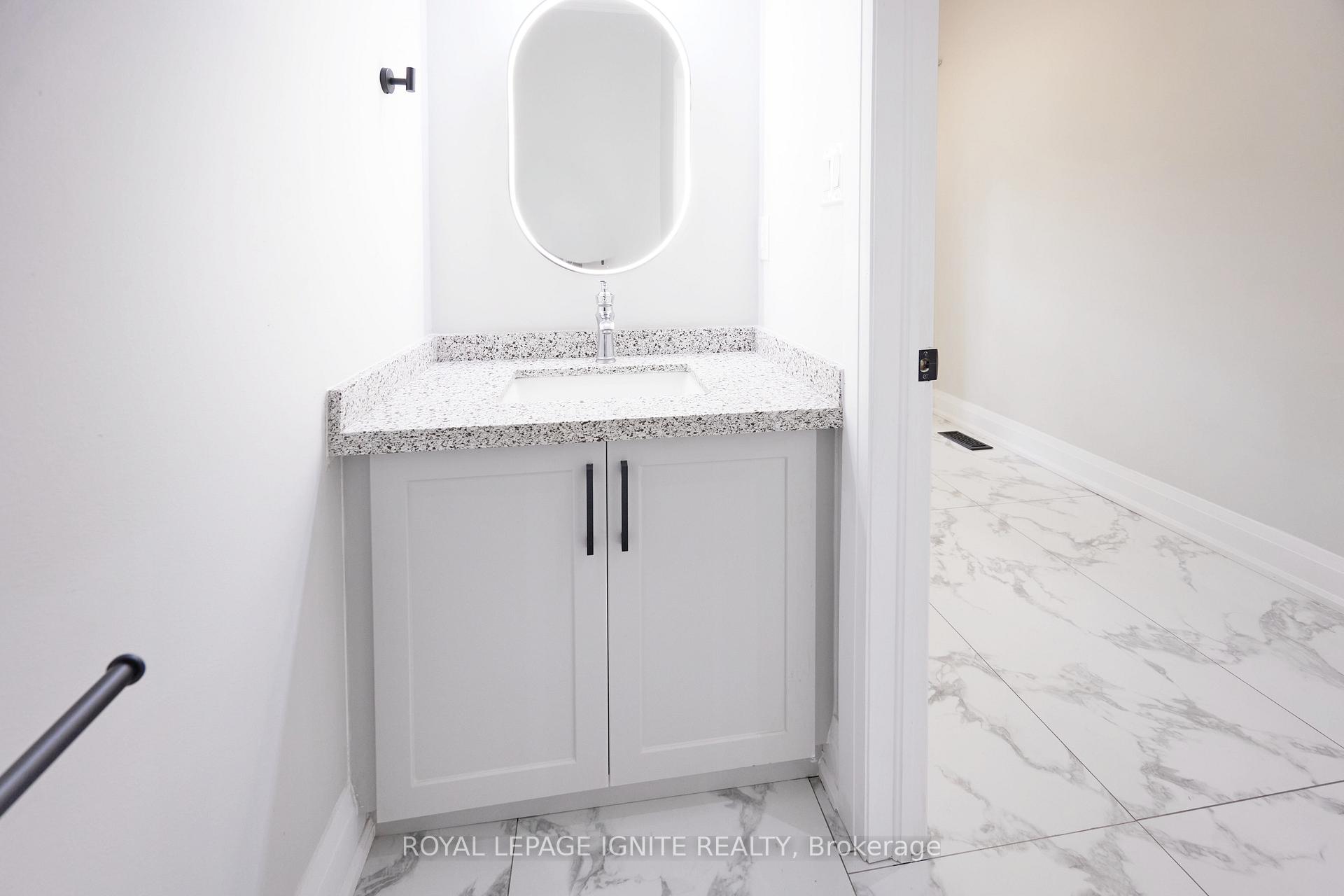 Photo 16 of 95 Dairy Drive E, Scarborough, Clairlea-Birchmount — HOMEH