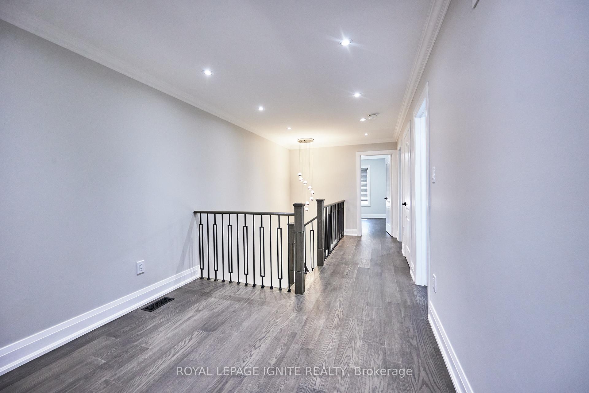 Photo 20 of 95 Dairy Drive E, Scarborough, Clairlea-Birchmount — HOMEH