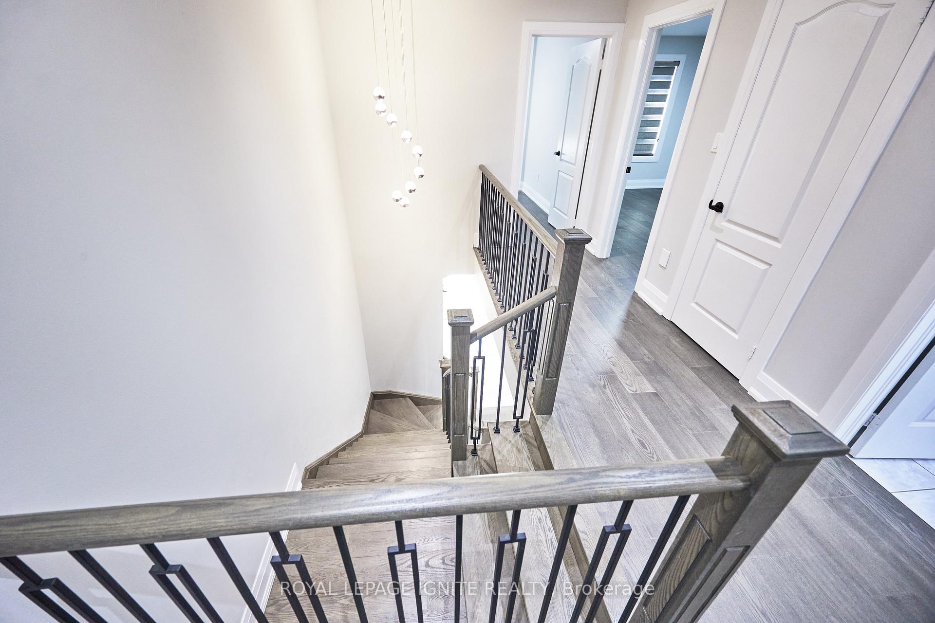 Photo 24 of 95 Dairy Drive E, Scarborough, Clairlea-Birchmount — HOMEH