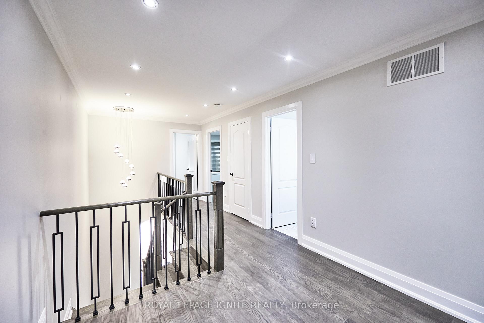 Photo 25 of 95 Dairy Drive E, Scarborough, Clairlea-Birchmount — HOMEH