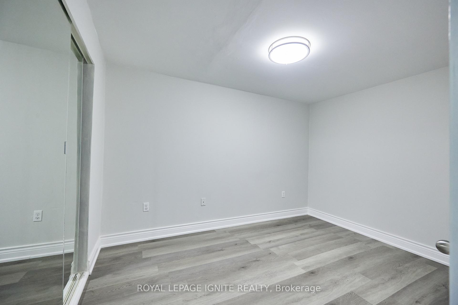 Photo 41 of 95 Dairy Drive E, Scarborough, Clairlea-Birchmount — HOMEH