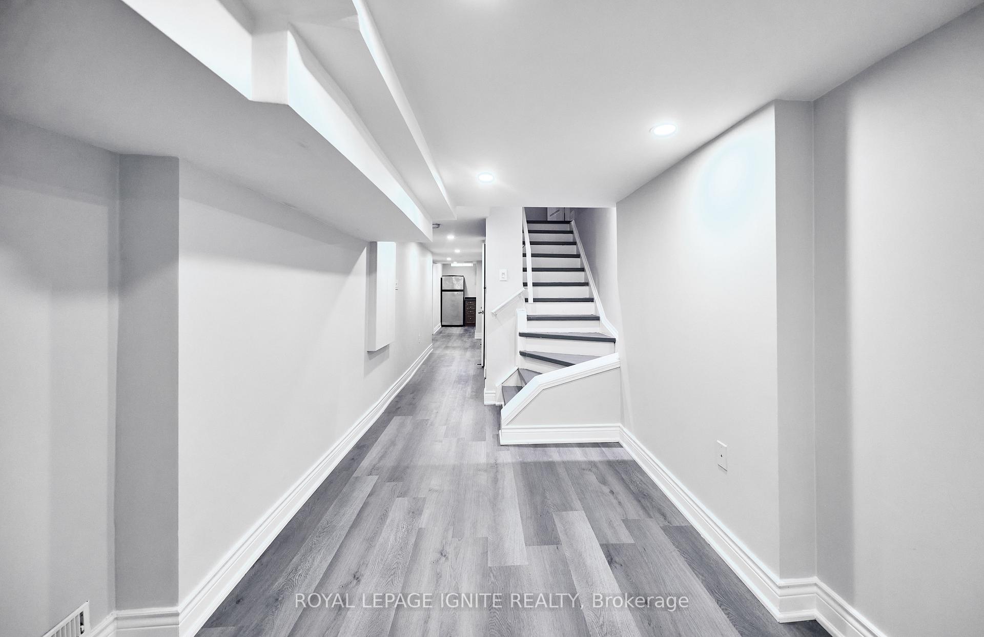 Photo 44 of 95 Dairy Drive E, Scarborough, Clairlea-Birchmount — HOMEH