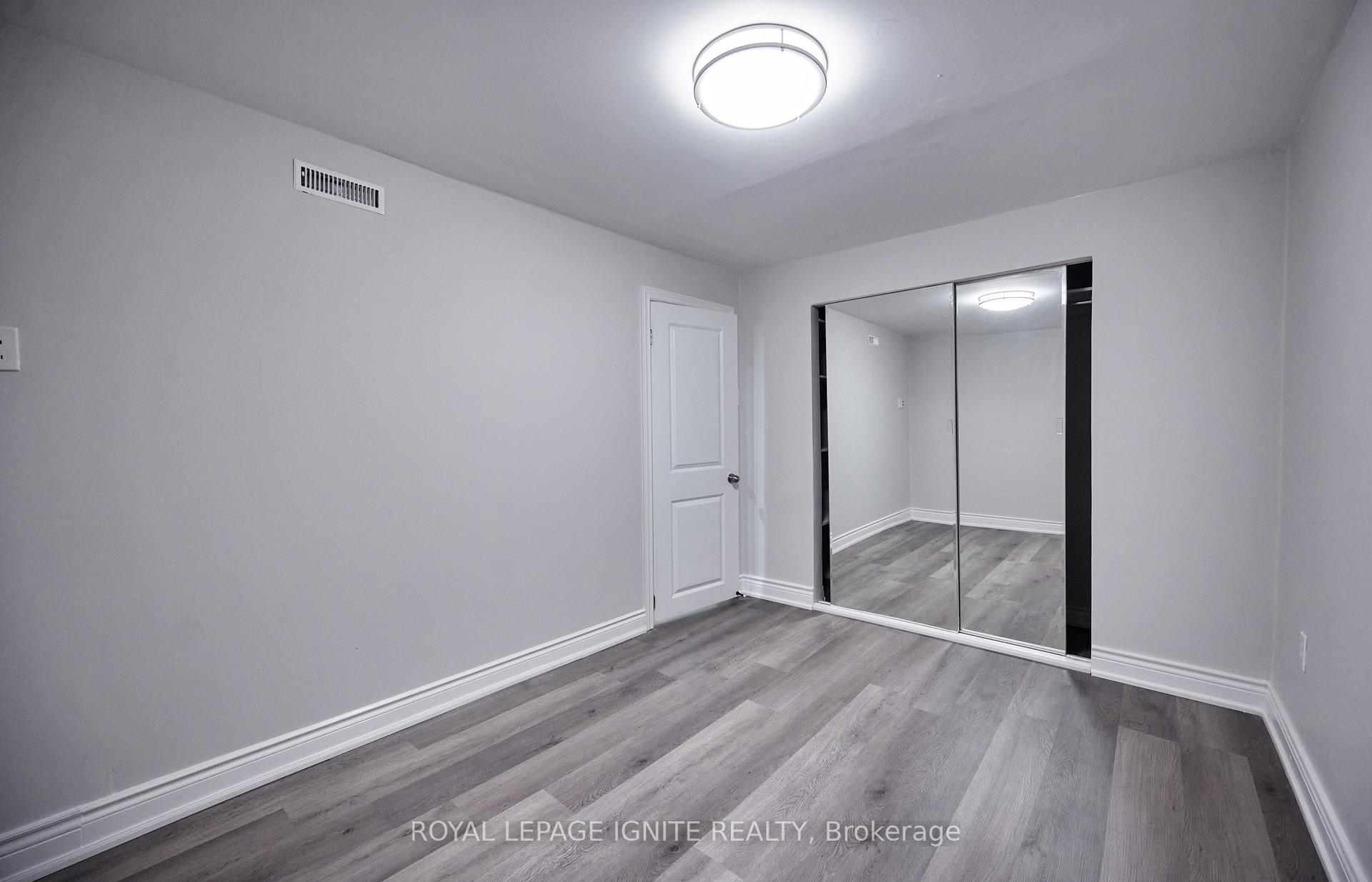 Photo 46 of 95 Dairy Drive E, Scarborough, Clairlea-Birchmount — HOMEH