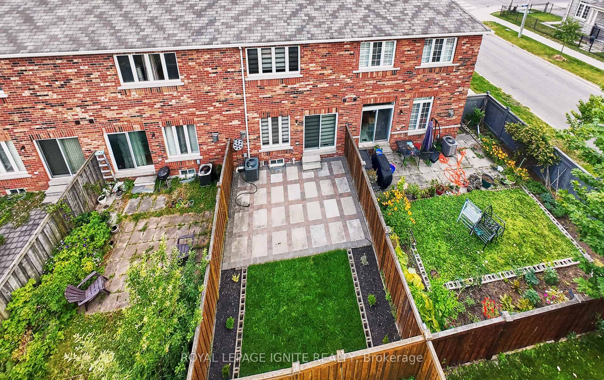 Photo 50 of 95 Dairy Drive E, Scarborough, Clairlea-Birchmount — HOMEH