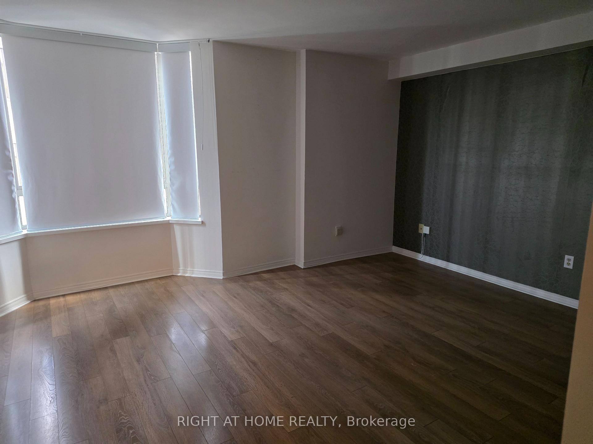 Photo 8 of Unit 909, 280 Simcoe Street E, Toronto, Kensington-Chinatown — HOMEH