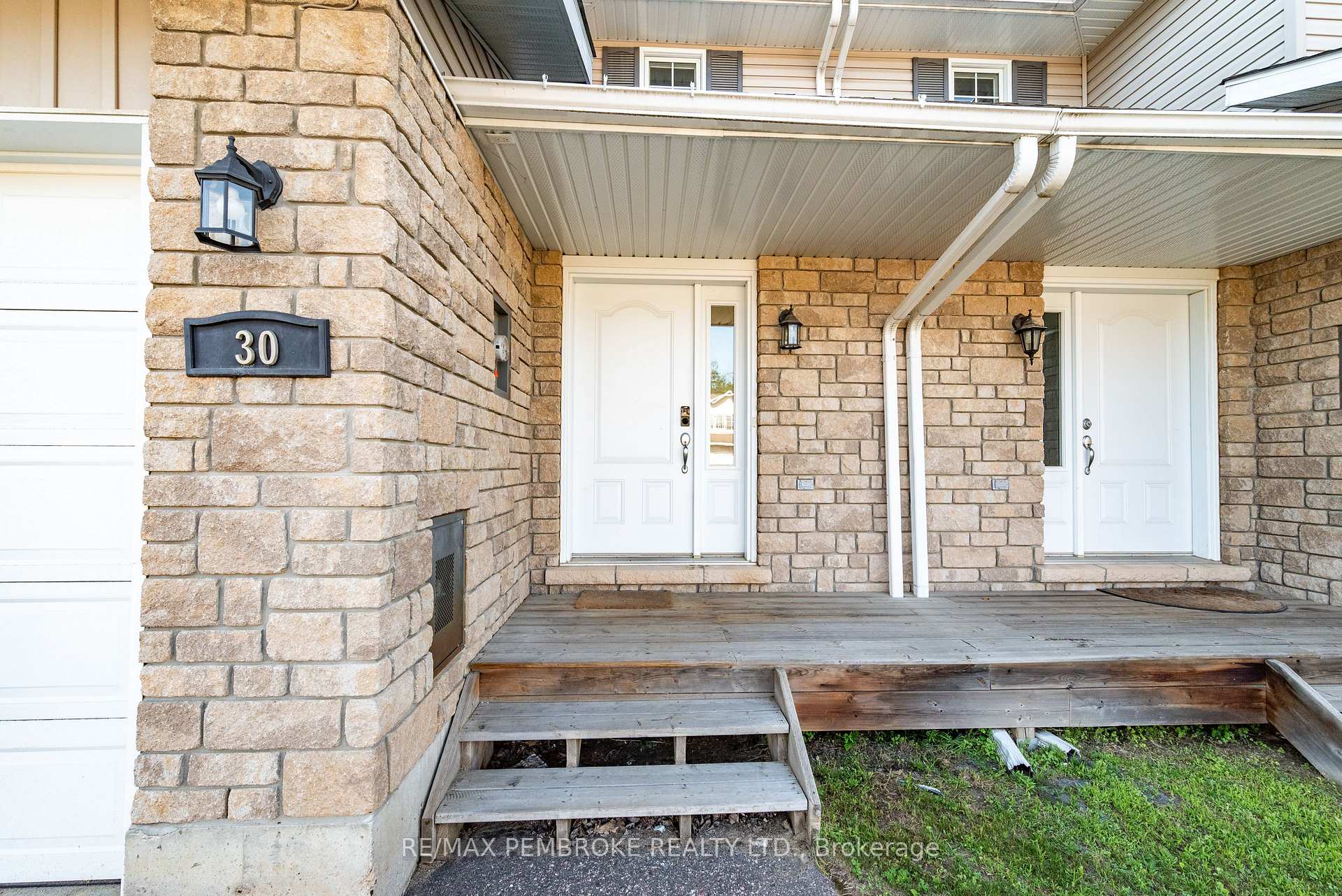 Photo 2 of 30 Winston Avenue, Petawawa, Petawawa — HOMEH