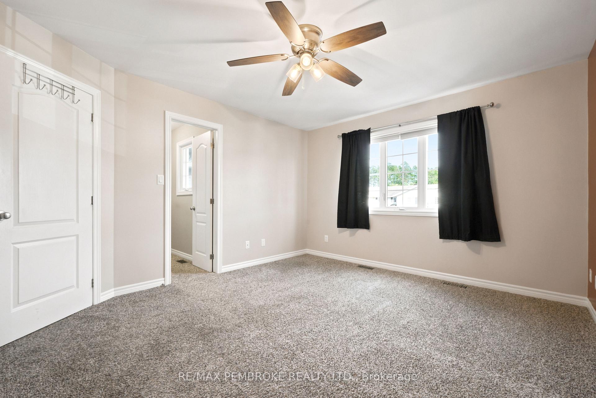 Photo 32 of 30 Winston Avenue, Petawawa, Petawawa — HOMEH