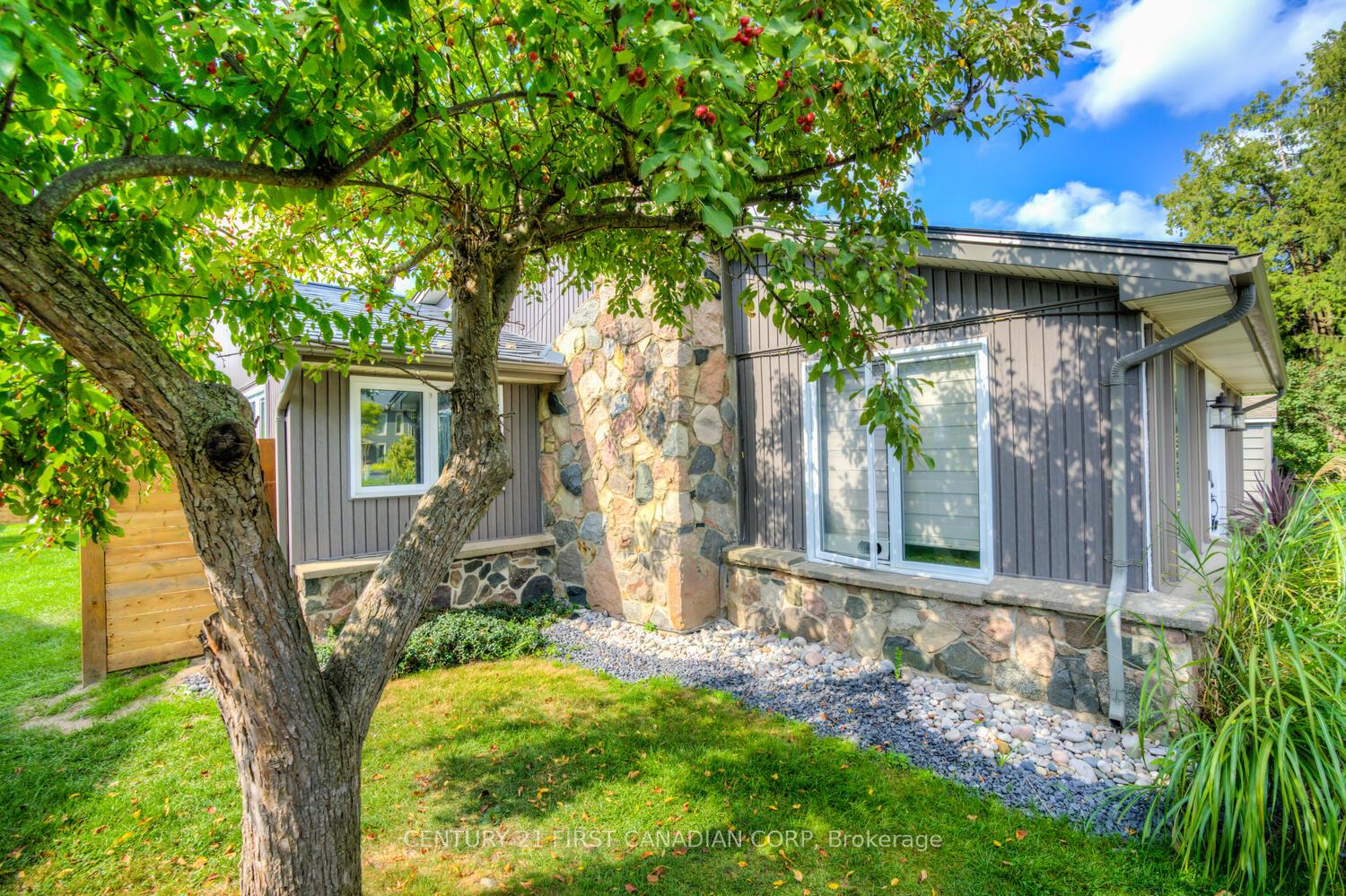 Photo 1 of 7585 Biddulph Street, Lambton Shores, Port Franks — HOMEH