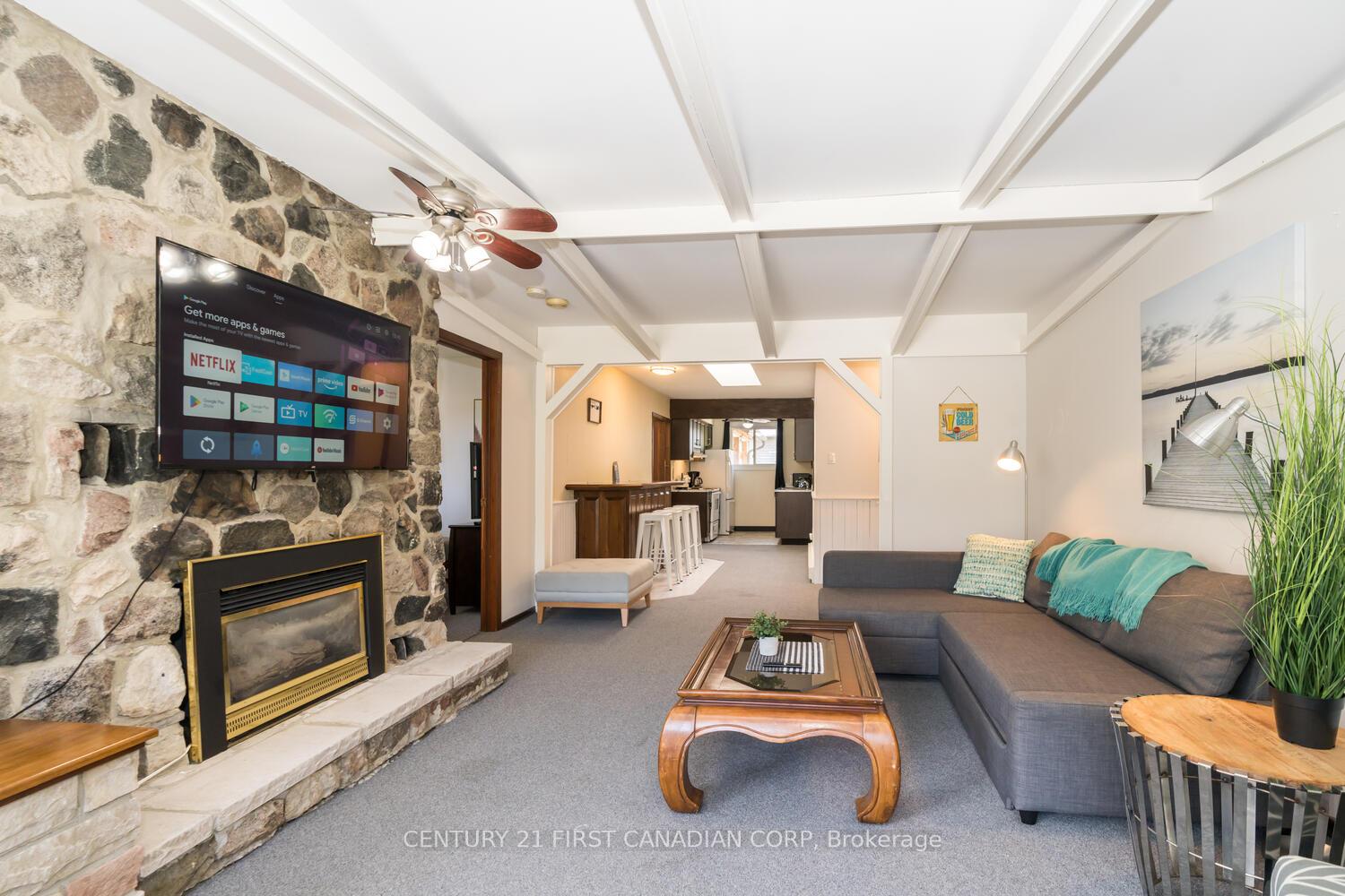 Photo 2 of 7585 Biddulph Street, Lambton Shores, Port Franks — HOMEH