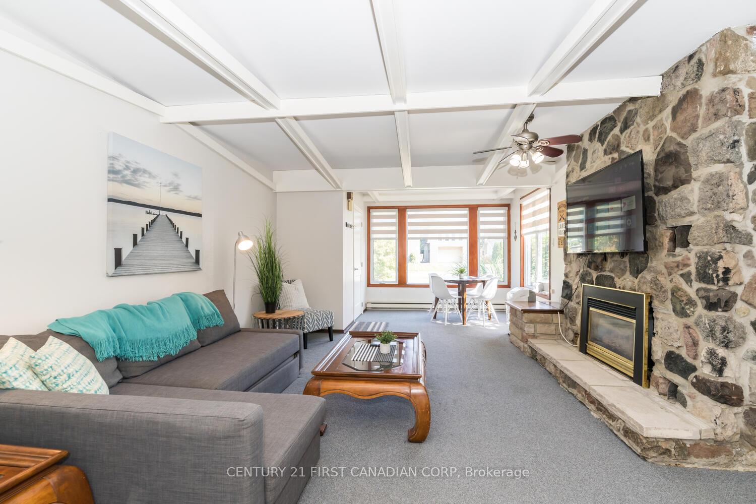 Photo 3 of 7585 Biddulph Street, Lambton Shores, Port Franks — HOMEH
