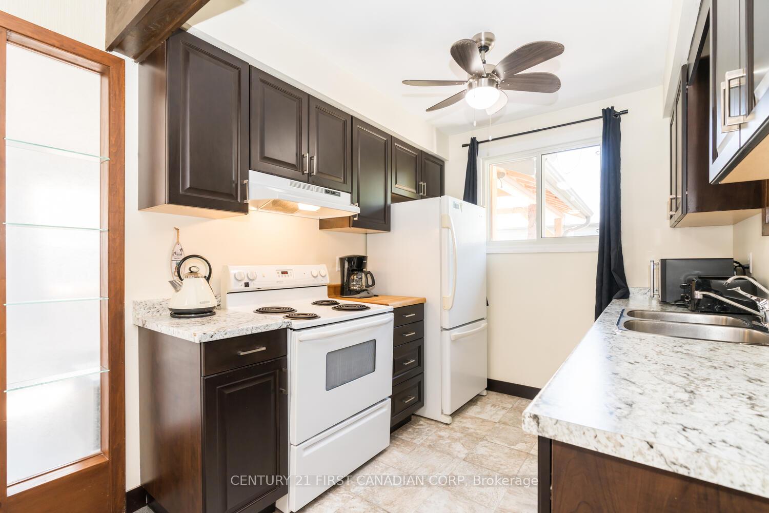 Photo 7 of 7585 Biddulph Street, Lambton Shores, Port Franks — HOMEH