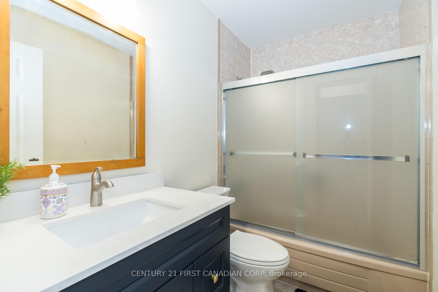 Photo 12 of 7585 Biddulph Street, Lambton Shores, Port Franks — HOMEH