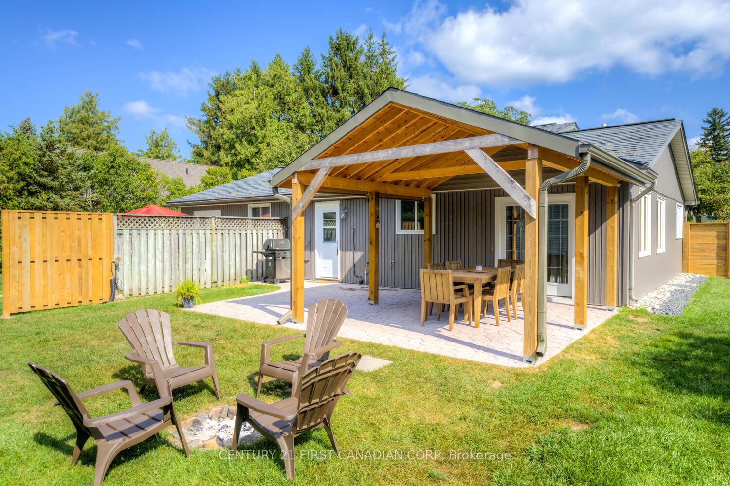 Photo 13 of 7585 Biddulph Street, Lambton Shores, Port Franks — HOMEH