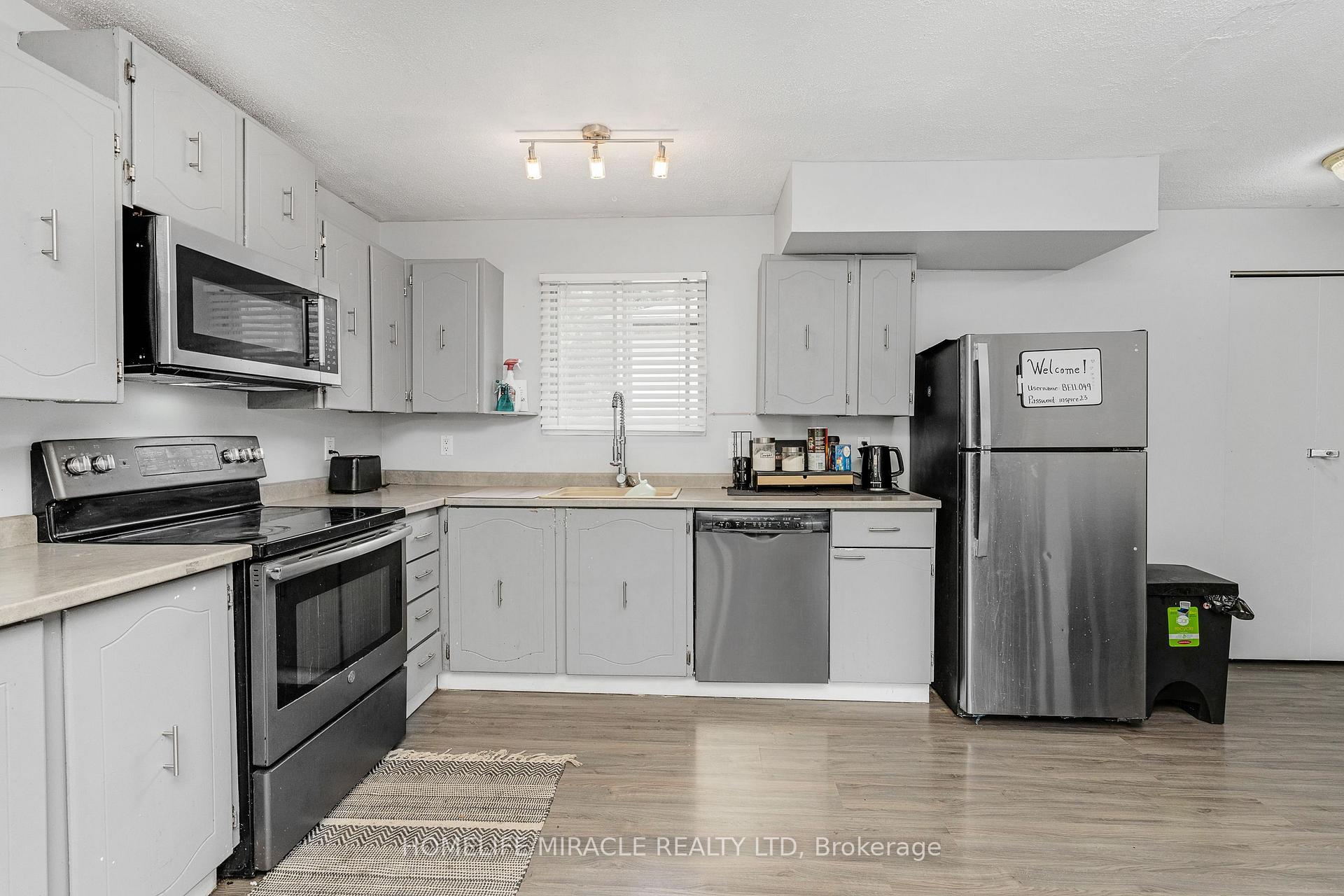 Photo 4 of 1180 Heathfield Court, Windsor, Riverside - Windsor — HOMEH