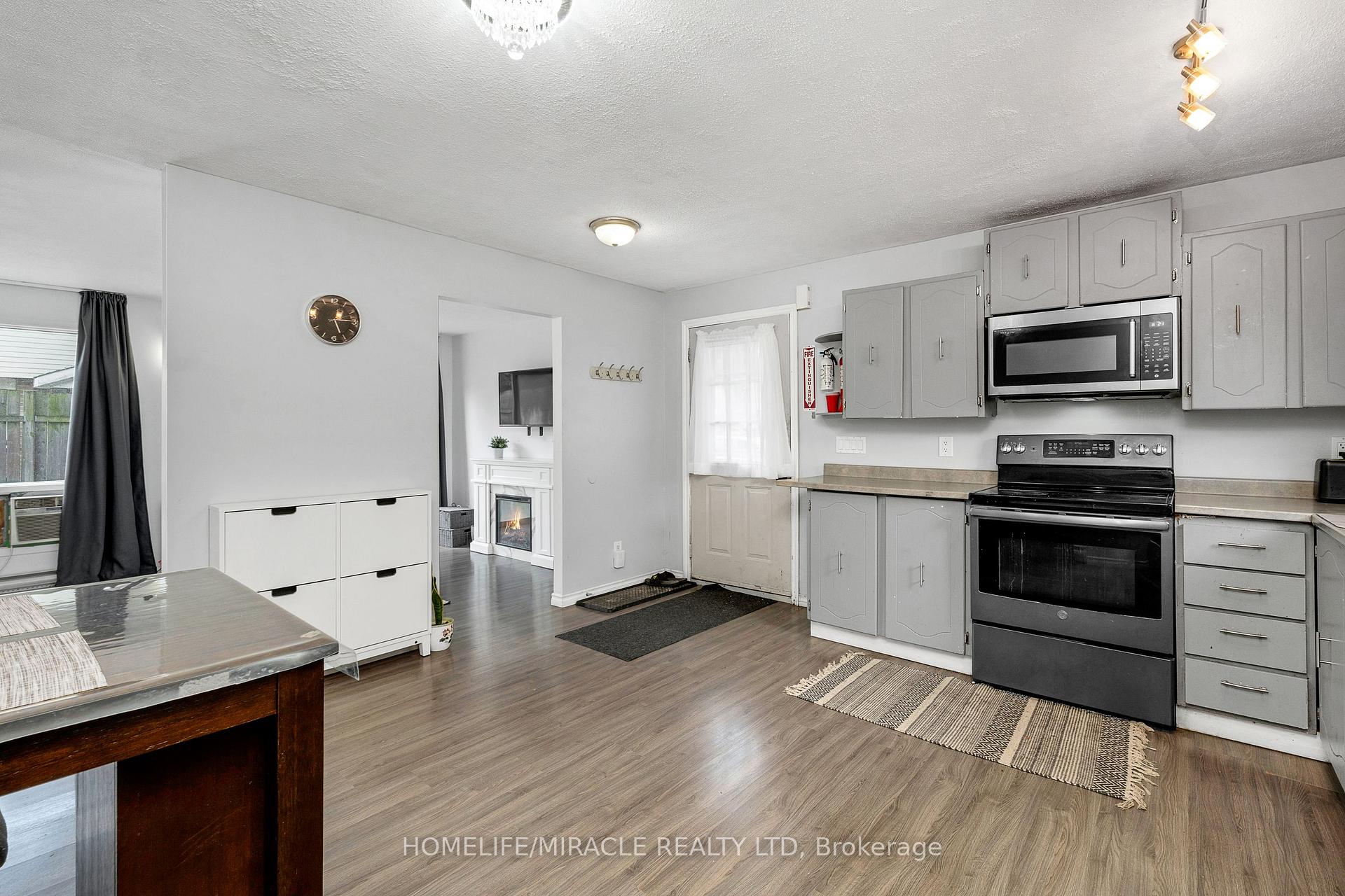 Photo 7 of 1180 Heathfield Court, Windsor, Riverside - Windsor — HOMEH