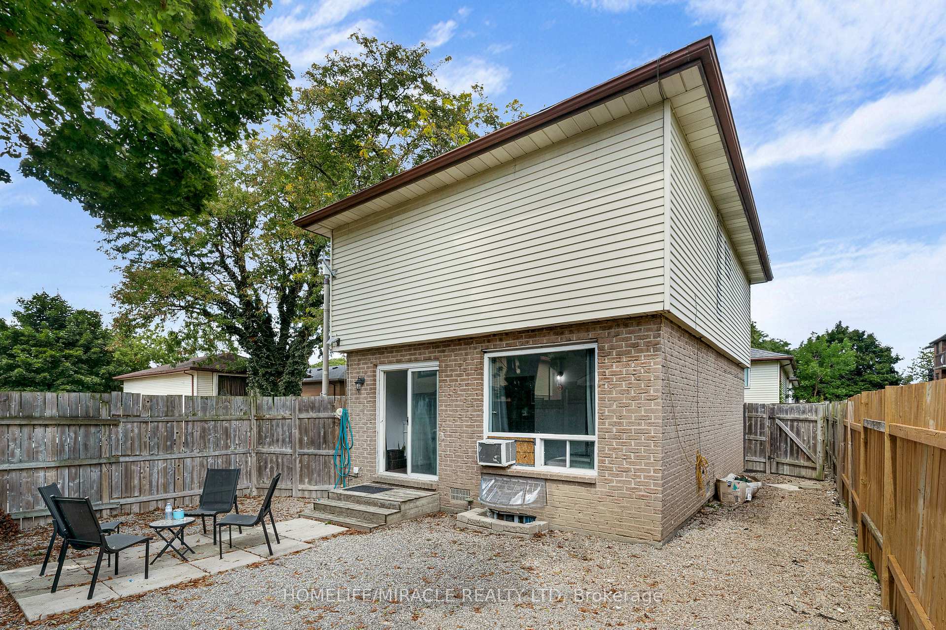 Photo 21 of 1180 Heathfield Court, Windsor, Riverside - Windsor — HOMEH