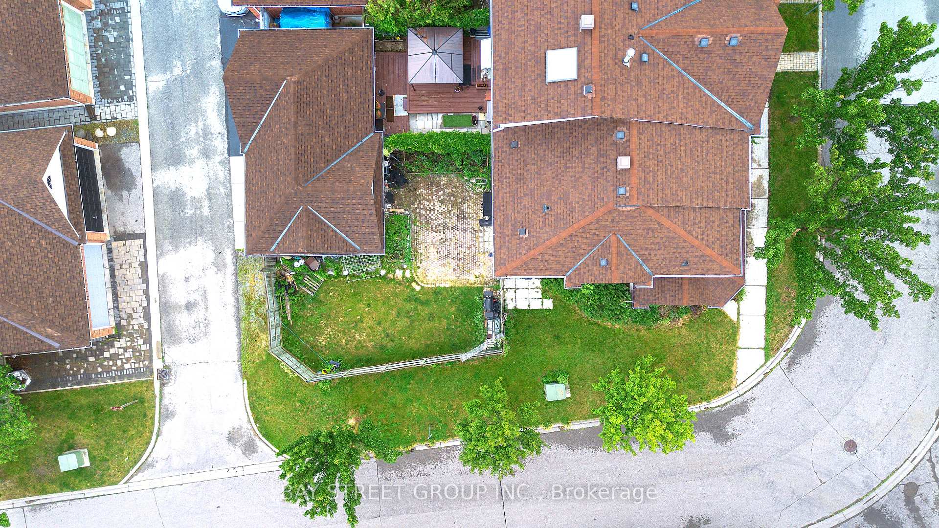 Photo 3 of 80 Irish Rose Drive, Markham, Berczy — HOMEH