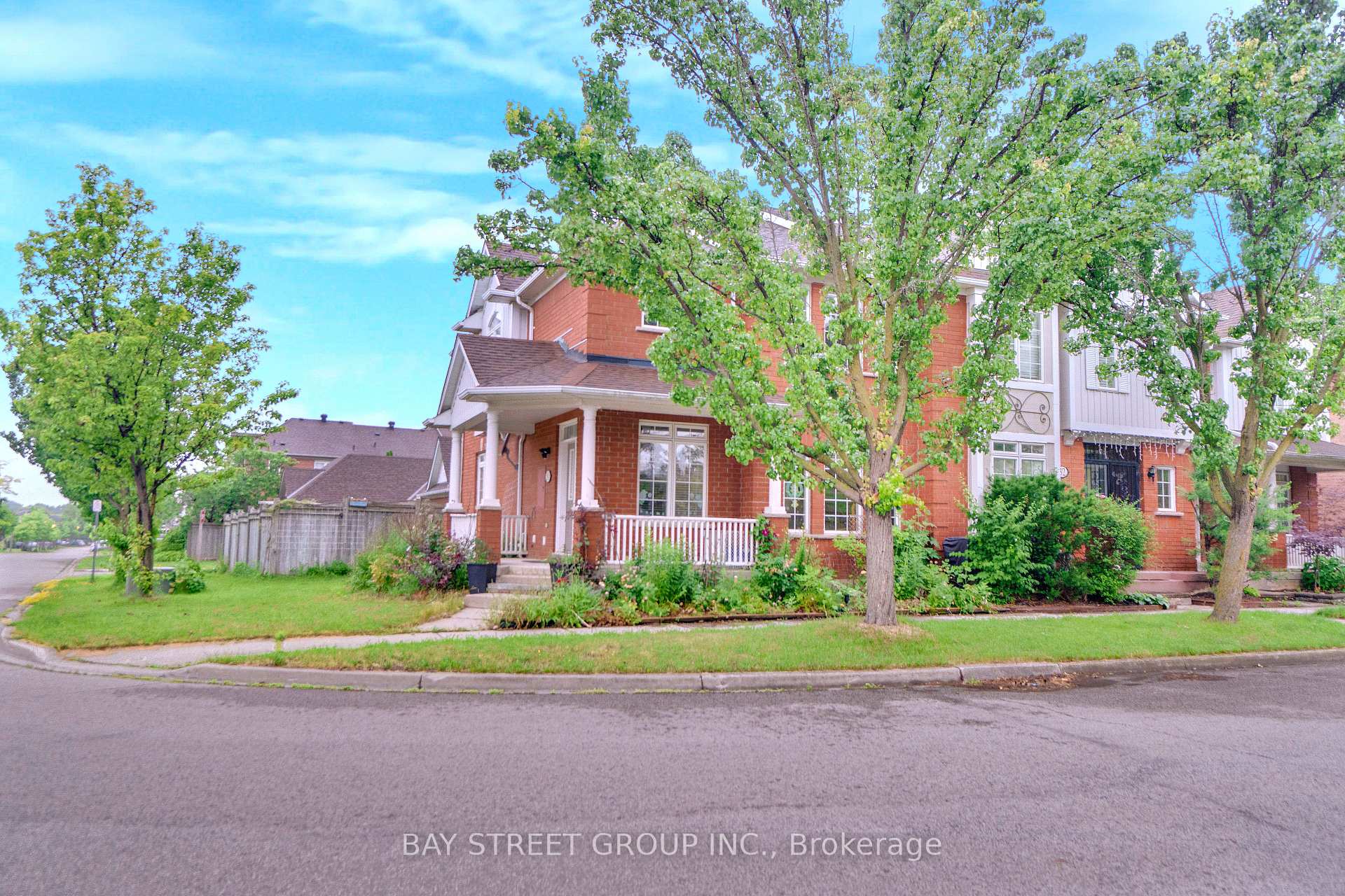 Photo 8 of 80 Irish Rose Drive, Markham, Berczy — HOMEH