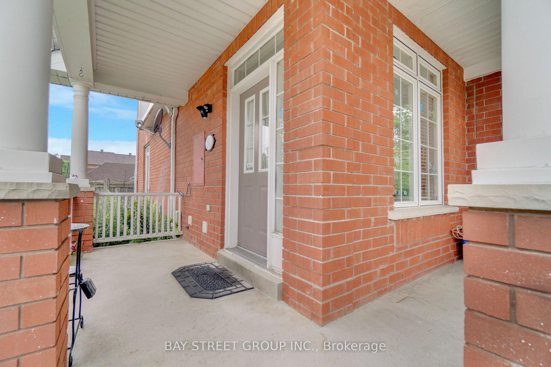 Photo 9 of 80 Irish Rose Drive, Markham, Berczy — HOMEH
